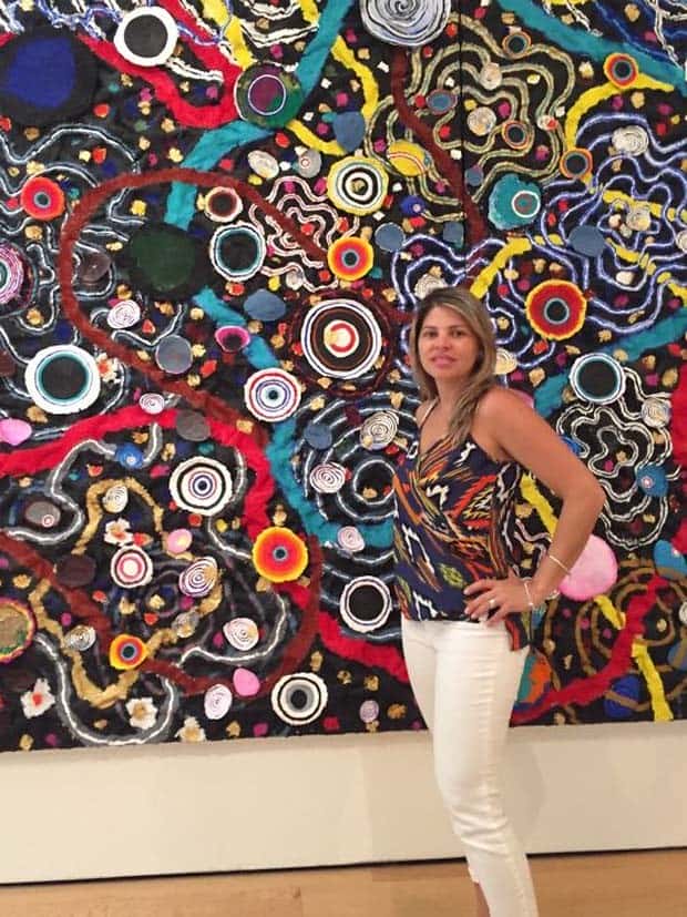 Funny Coincidences When People Blend Into Their Surroundings (27 photos)