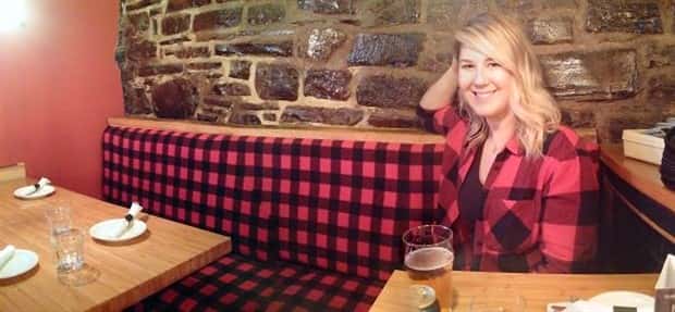 Funny Coincidences When People Blend Into Their Surroundings (27 photos)