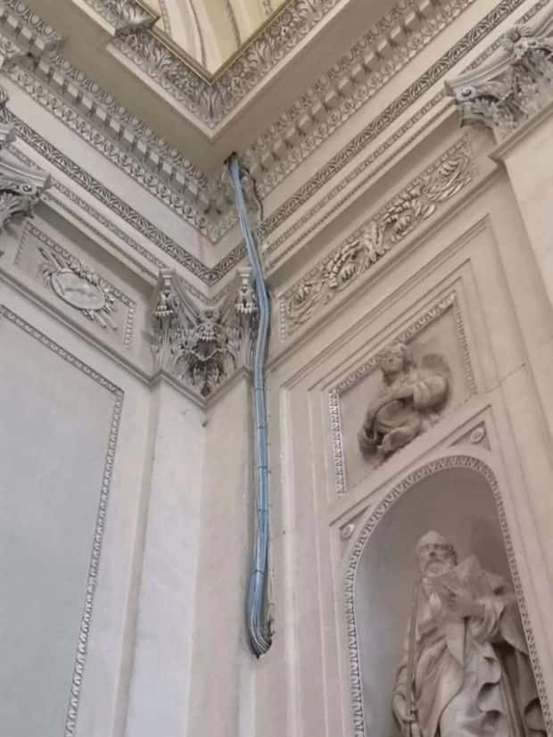 Ridiculous Public Design Solutions (30 photos)