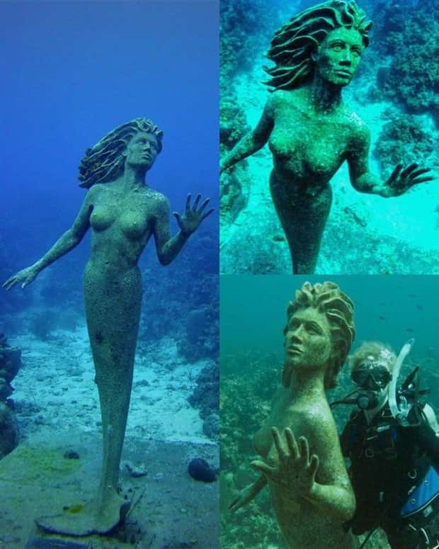 Forgotten Statues Resting Underwater (20 photos)