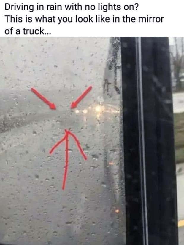 Bizarre Road Situations That Defy Explanation (28 photos)