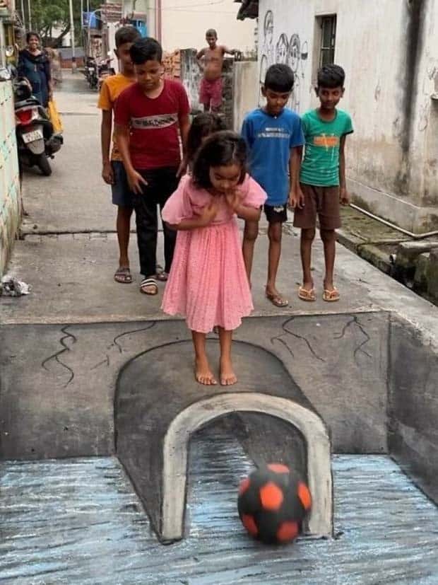 Teacher’s 3D Chalk Art Wows Community (25 photos)