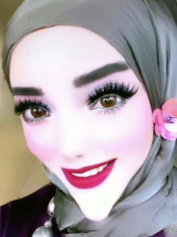 Instagrammers With Edited Reality (20 photos)