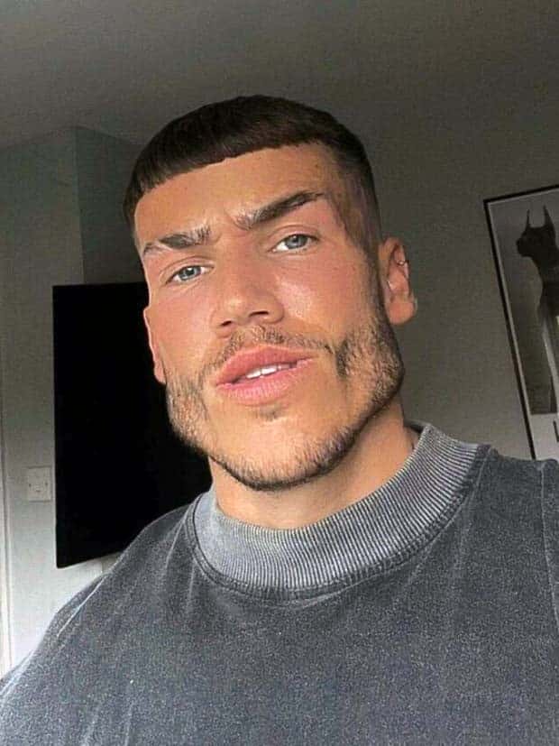 Instagrammers With Edited Reality (20 photos)