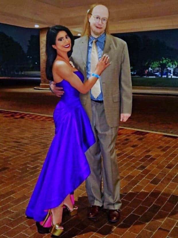 Instagrammers With Edited Reality (20 photos)