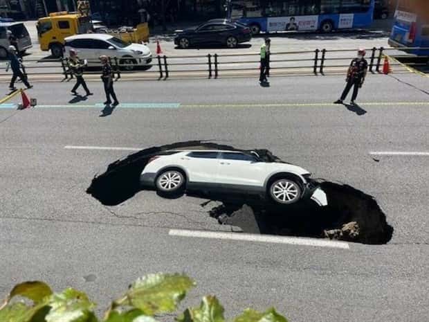 Insane Driving Fails #21 (23 photos)
