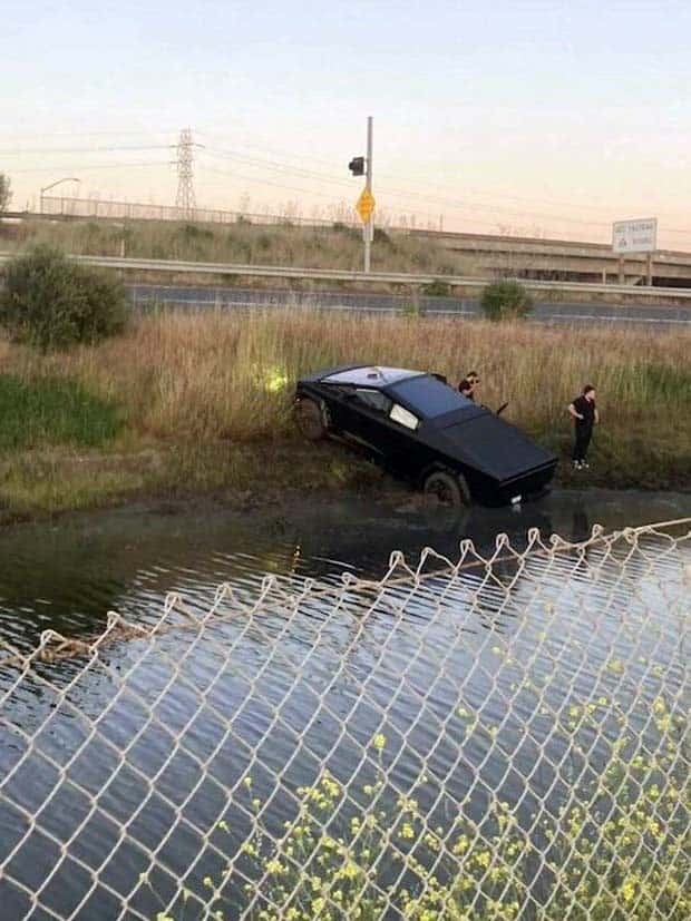 Insane Driving Fails #21 (23 photos)