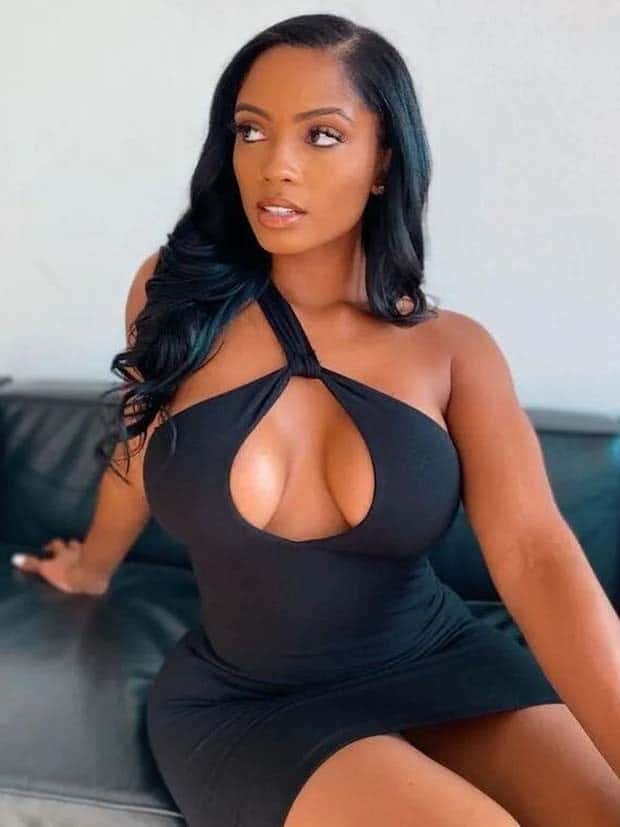 Hot Girls in Tight Dresses #53 (24 photos)