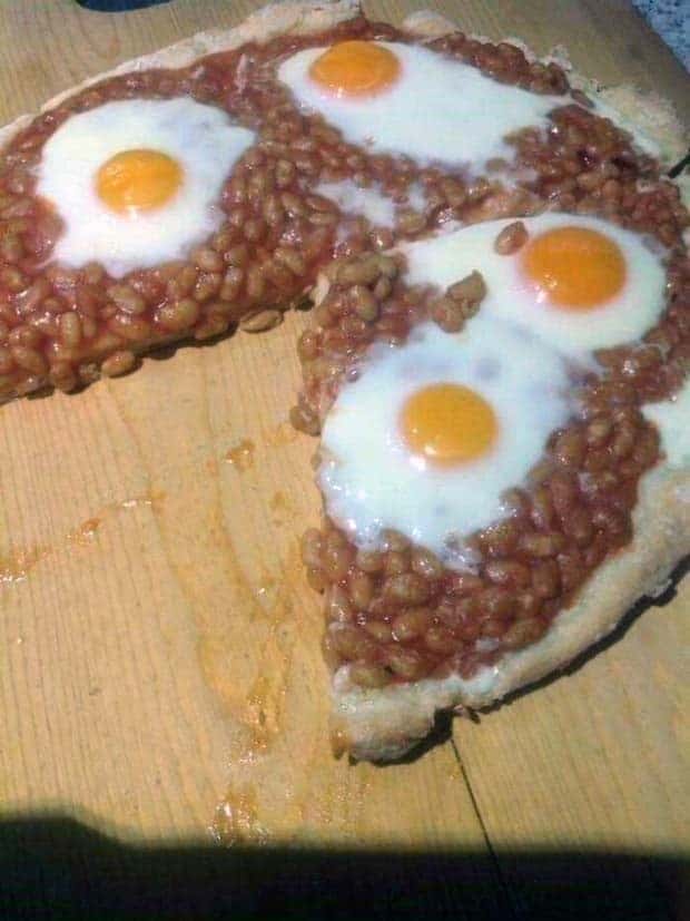 29 Pizzas That Would Make Any Italian Run Away (29 photos)