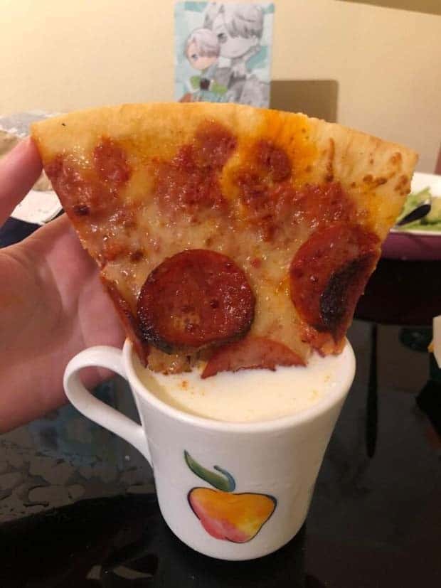 29 Pizzas That Would Make Any Italian Run Away (29 photos)