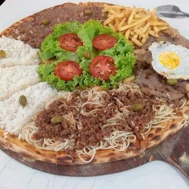 29 Pizzas That Would Make Any Italian Run Away (29 photos)