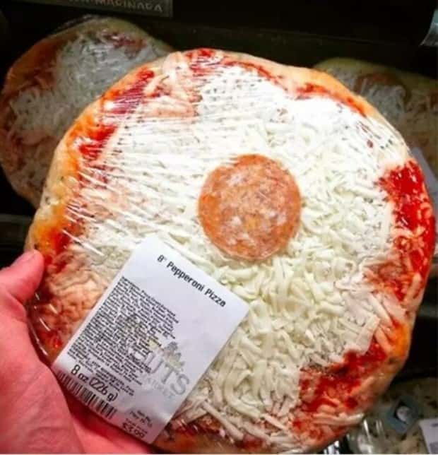 29 Pizzas That Would Make Any Italian Run Away (29 photos)