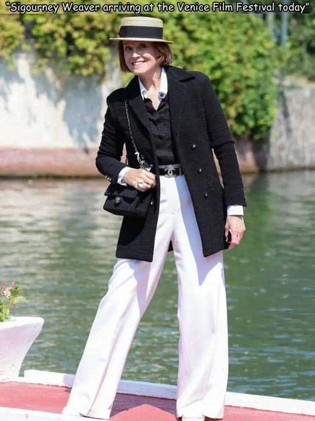 Interesting Pictures with Captions #121 (21 photos)