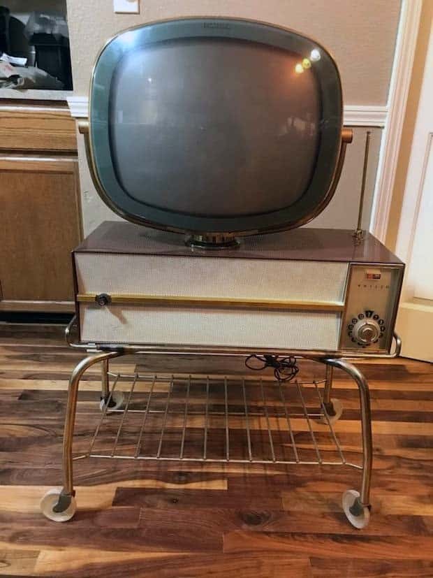 Retro TV Sets From the Past (30 photos)