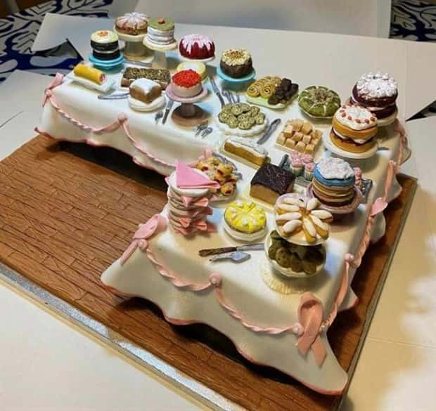 standout cake designs 17 Standout Cake Designs and Decorations (28 photos)