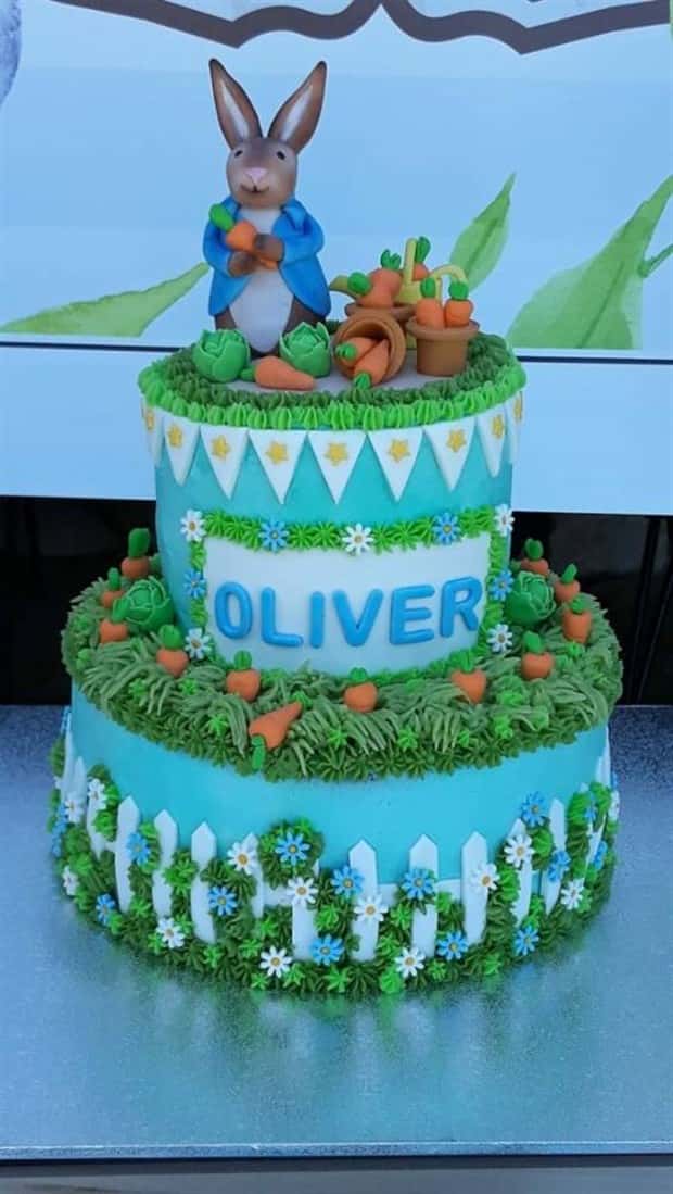 standout cake designs 2 Standout Cake Designs and Decorations (28 photos)