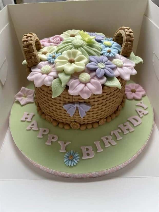 standout cake designs 25 Standout Cake Designs and Decorations (28 photos)