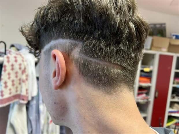 Strange Haircuts that Cannot Go Unnoticed #28 (22 photos)