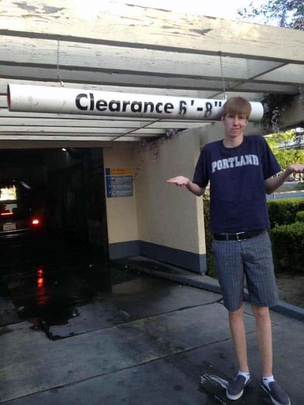 tall people stryggle 2 Tall People and the Awkward Realities (27 photos)