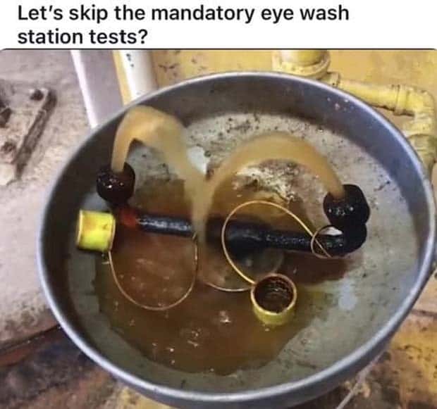work safety fails 22 35 Outrageous Work Safety Fails to Cringe At (35 photos)