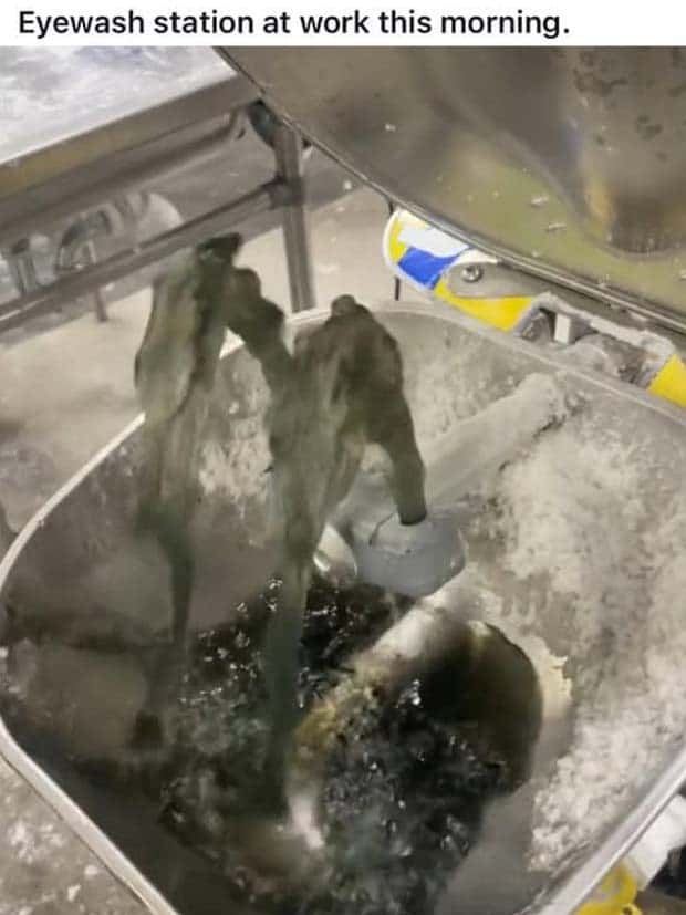 work safety fails 33 35 Outrageous Work Safety Fails to Cringe At (35 photos)