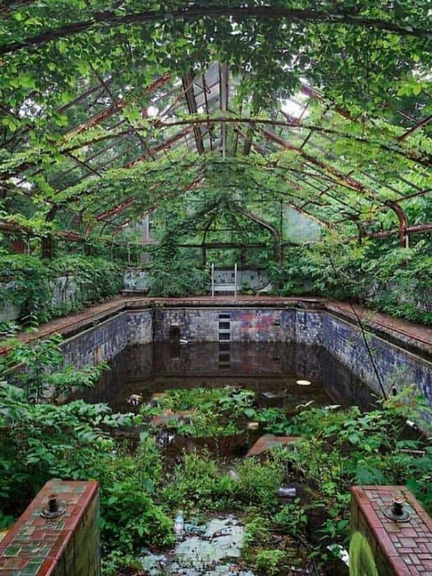 The Beauty of Abandoned Places #25 (26 photos)