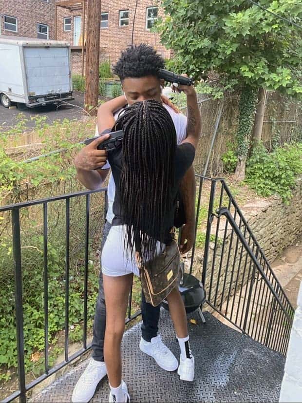 30 Lovebirds Who Went Overboard (30 photos)