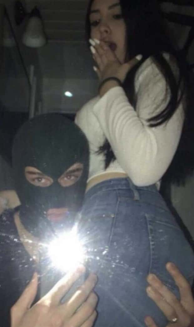 30 Lovebirds Who Went Overboard (30 photos)