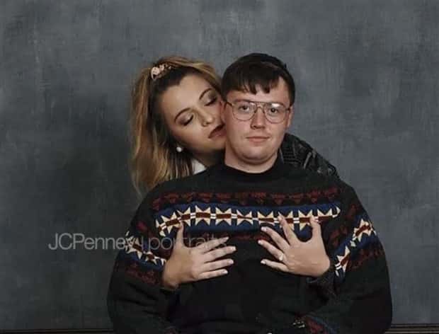 30 Lovebirds Who Went Overboard (30 photos)