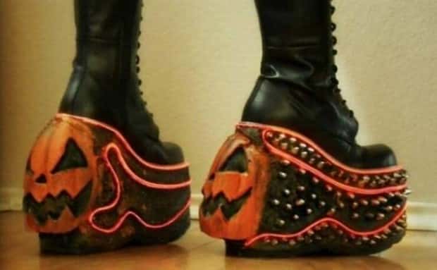 cursed footwear 15 Cursed Footwear That Will Make You Cringe (26 photos)