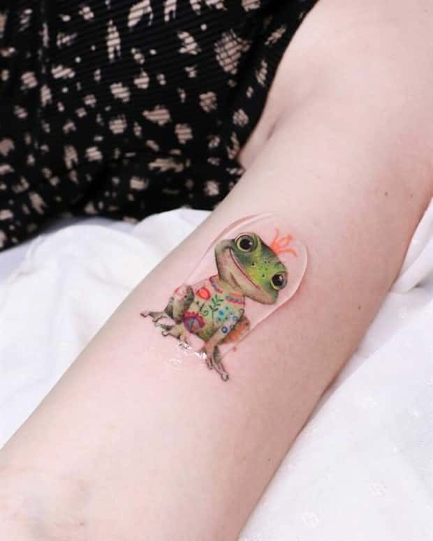 31 Great Frog Themed Tattoos (31 photos)