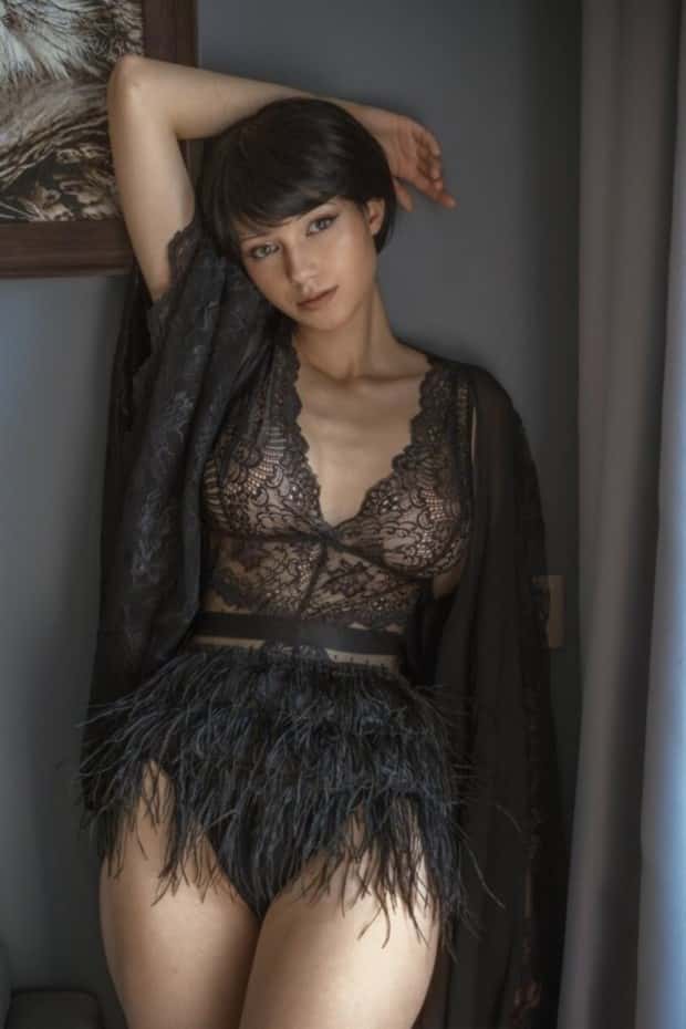Hot Girls in Seductive Mesh Outfits #7 (25 photos)
