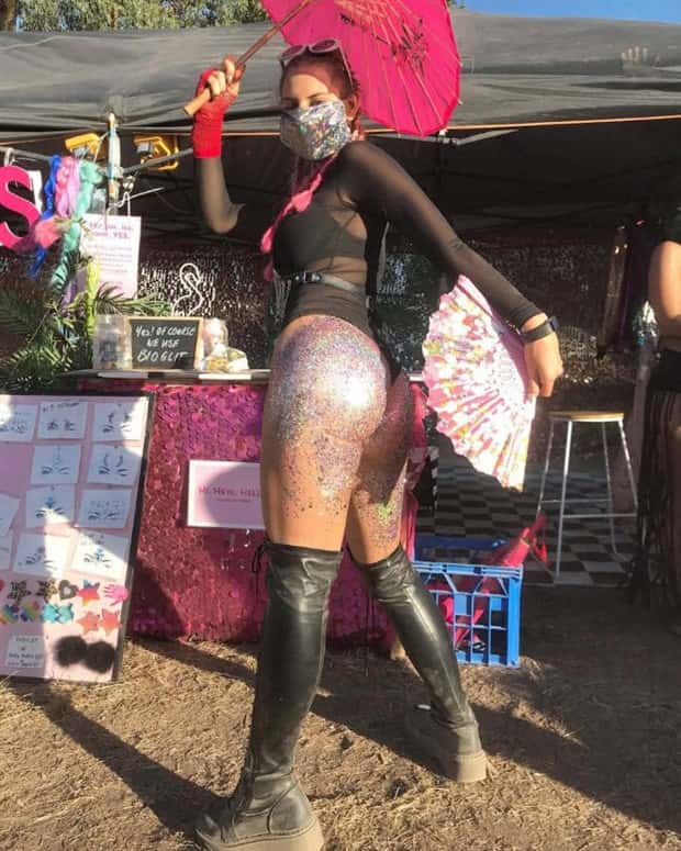 glitter butts 18 Instagrams Glitter Butts Trend Shines (21 photos)