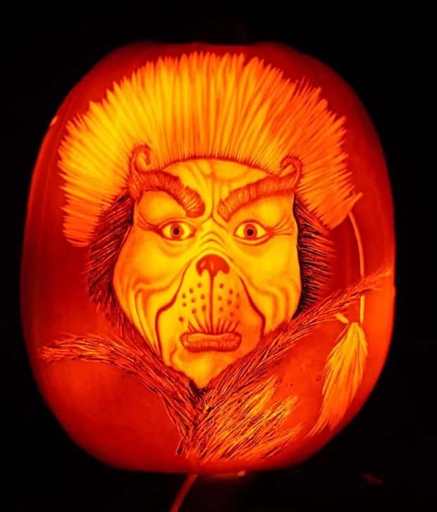 impressive pumpkin carvings 24 Impressive Pumpkin Carvings for Halloween Fun (33 photos)