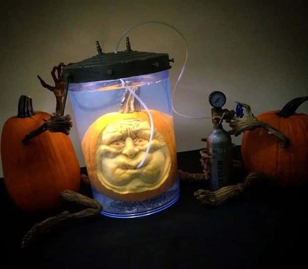 impressive pumpkin carvings 26 Impressive Pumpkin Carvings for Halloween Fun (33 photos)