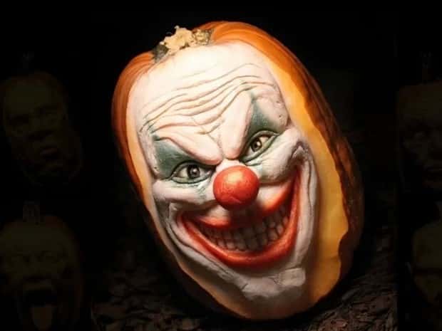 impressive pumpkin carvings 27 Impressive Pumpkin Carvings for Halloween Fun (33 photos)