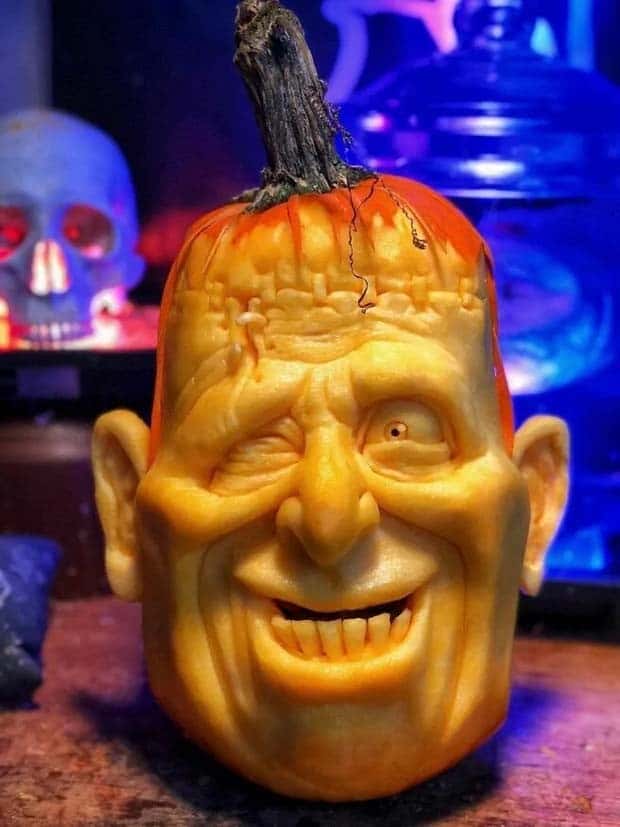 impressive pumpkin carvings 38 Impressive Pumpkin Carvings for Halloween Fun (33 photos)