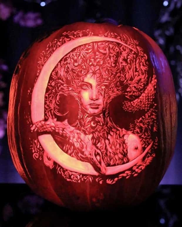 impressive pumpkin carvings 39 Impressive Pumpkin Carvings for Halloween Fun (33 photos)