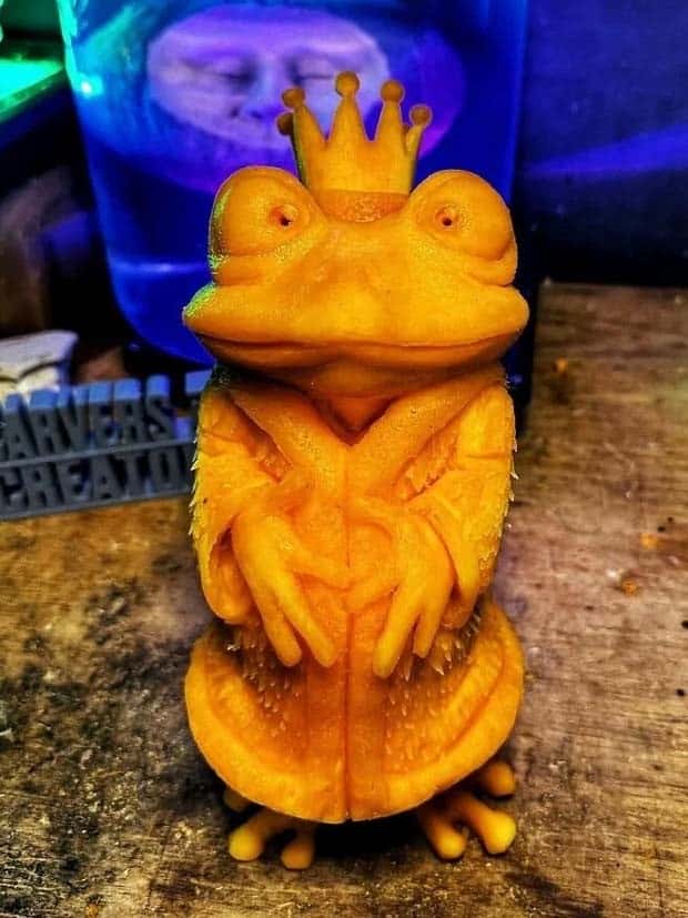 impressive pumpkin carvings 42 Impressive Pumpkin Carvings for Halloween Fun (33 photos)