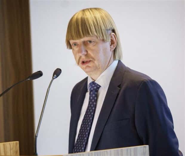 strange haircuts 1 Strange Haircuts that Cannot Go Unnoticed #29 (26 photos)