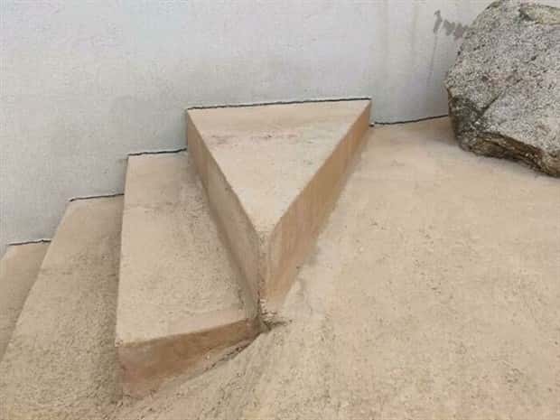 Risky Stairs to Skip (28 photos)