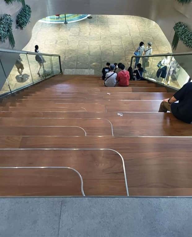 Risky Stairs to Skip (28 photos)