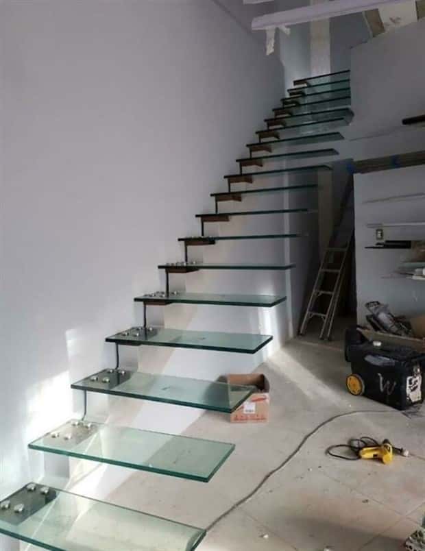 Risky Stairs to Skip (28 photos)