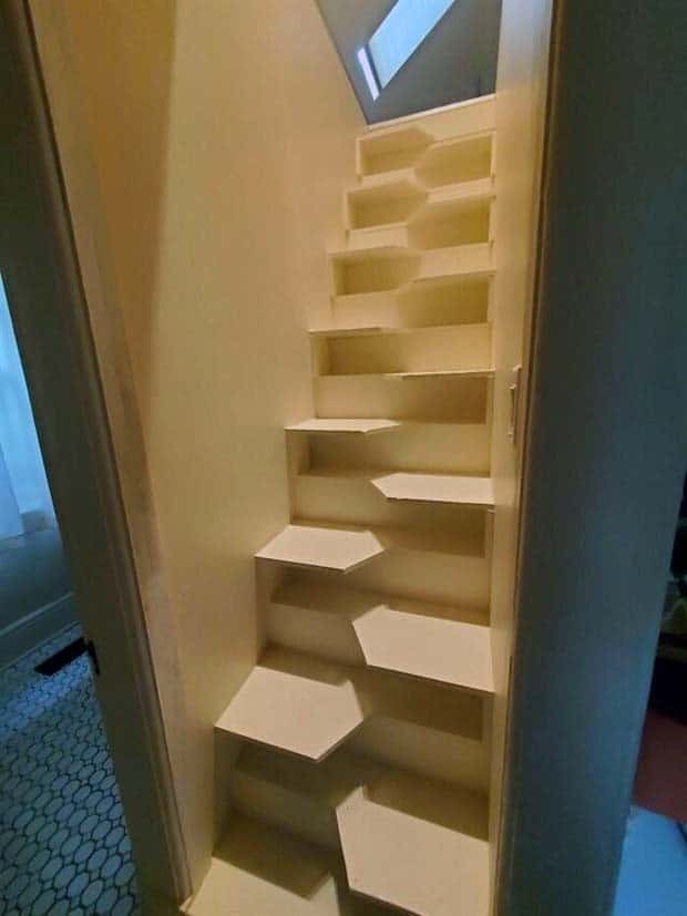 Risky Stairs to Skip (28 photos)