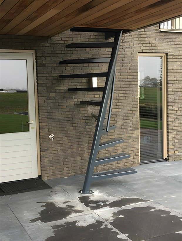 Risky Stairs to Skip (28 photos)