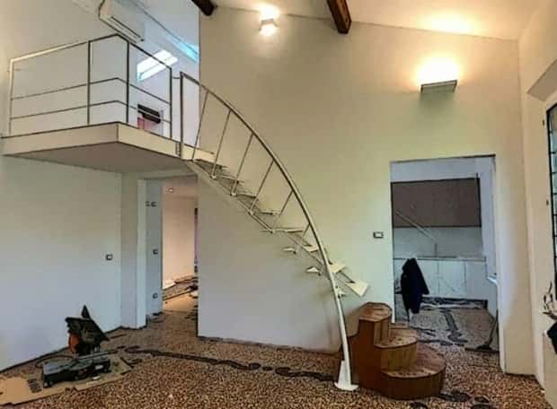 Risky Stairs to Skip (28 photos)
