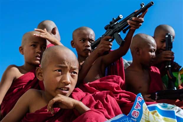 funny pious people 10 Pious People in Not So Pious Moments (42 photos)