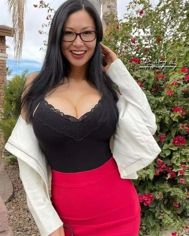 Hot Girls with Glasses #22 (24 photos)