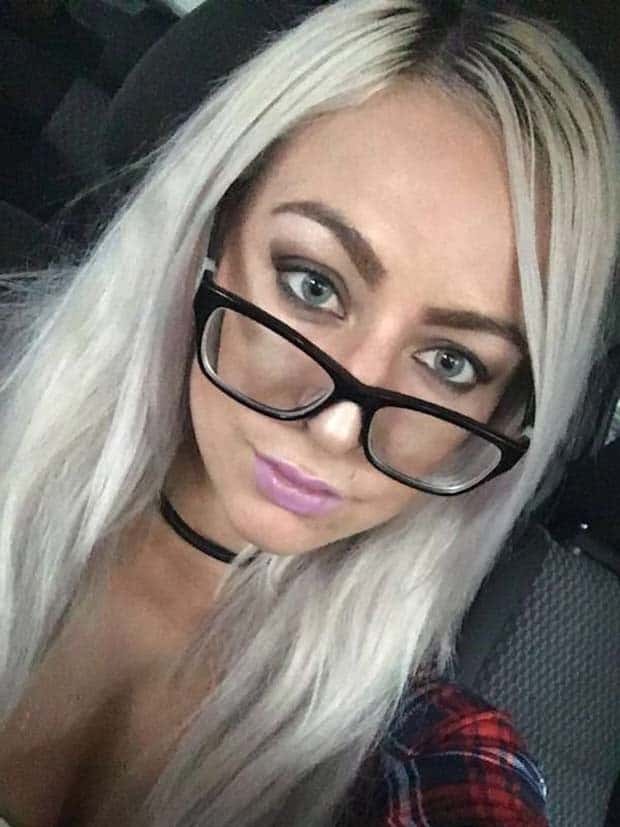 Hot Girls with Glasses #22 (24 photos)