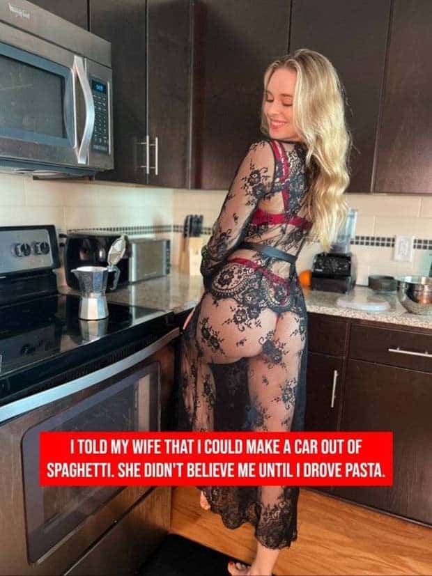 hot girls and jokes 12 Hot Girls Featuring Jokes #2 (19 photos)
